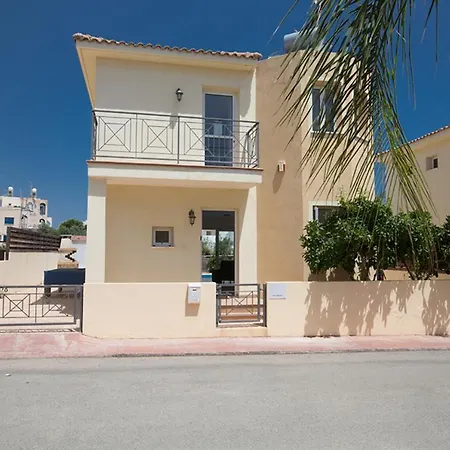 You Will Love This Luxury 3 Bedroom Holiday In With Private Pool Paralimni 1322 فيلة *