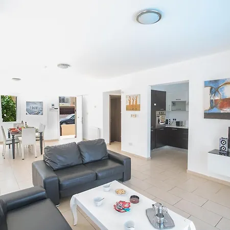 You Will Love This Luxury 3 Bedroom Holiday In With Private Pool Paralimni 1322 *